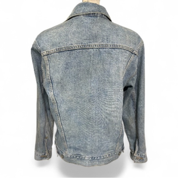 Levi’s Classic Eco-Friendly Waterless Trucker Jean Jacket – Light Wash SZ Medium - Picture 2 of 7